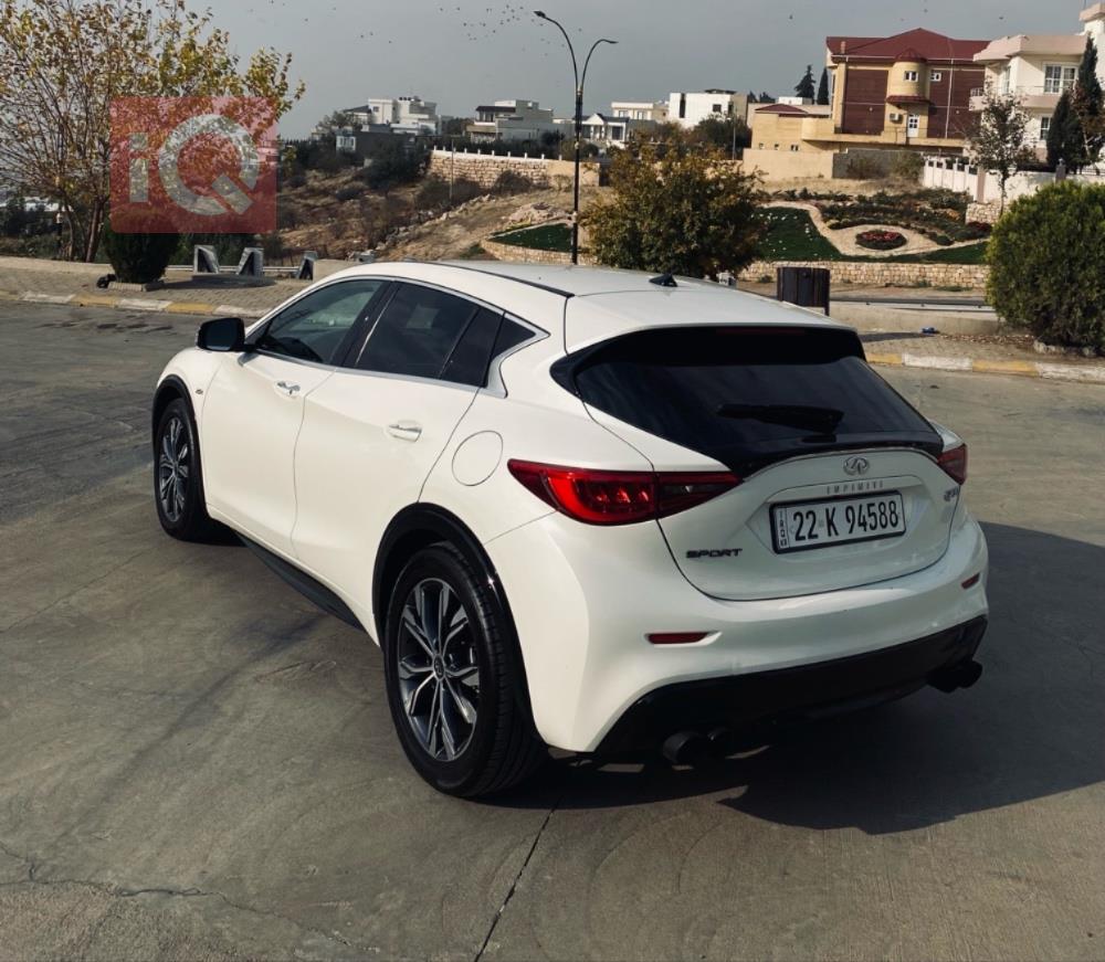 إنفينيتي QX30